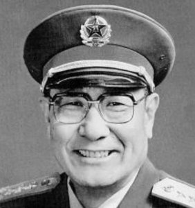 ​1948年他是国军俘虏，本想回家却被连长留下来，46年后成我军上将